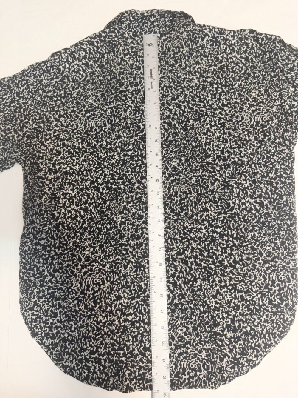 VTG California Krush Abstract Black White Button Up Blouse Short Sleeve Petite - Picture 8 of 8